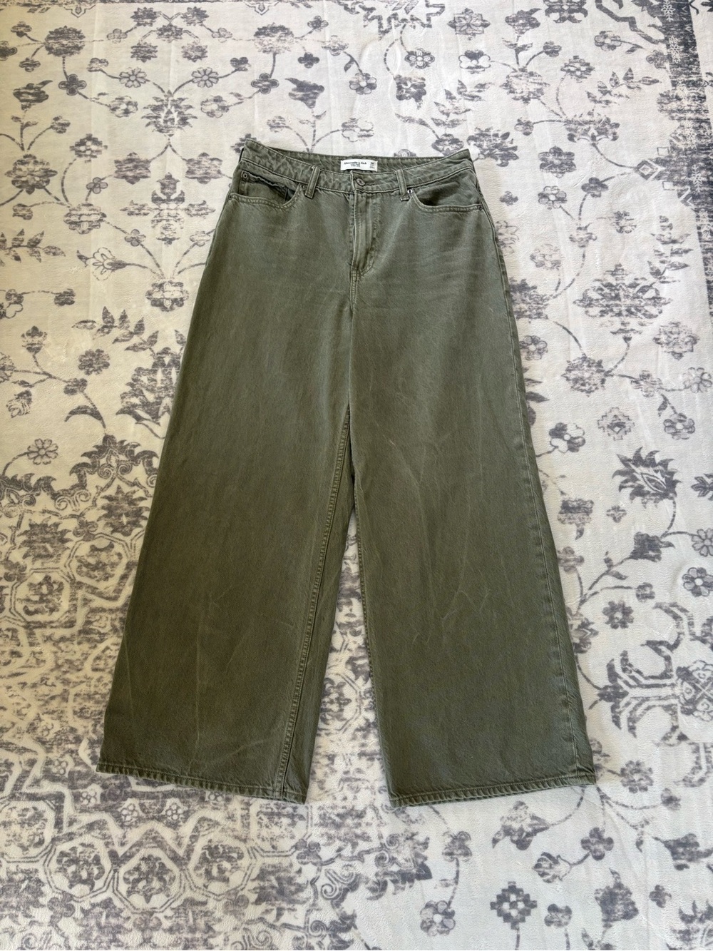 Abercrombie & Fitch Olive Green Wide Leg High-Rise Jeans - Picture 4 of 6
